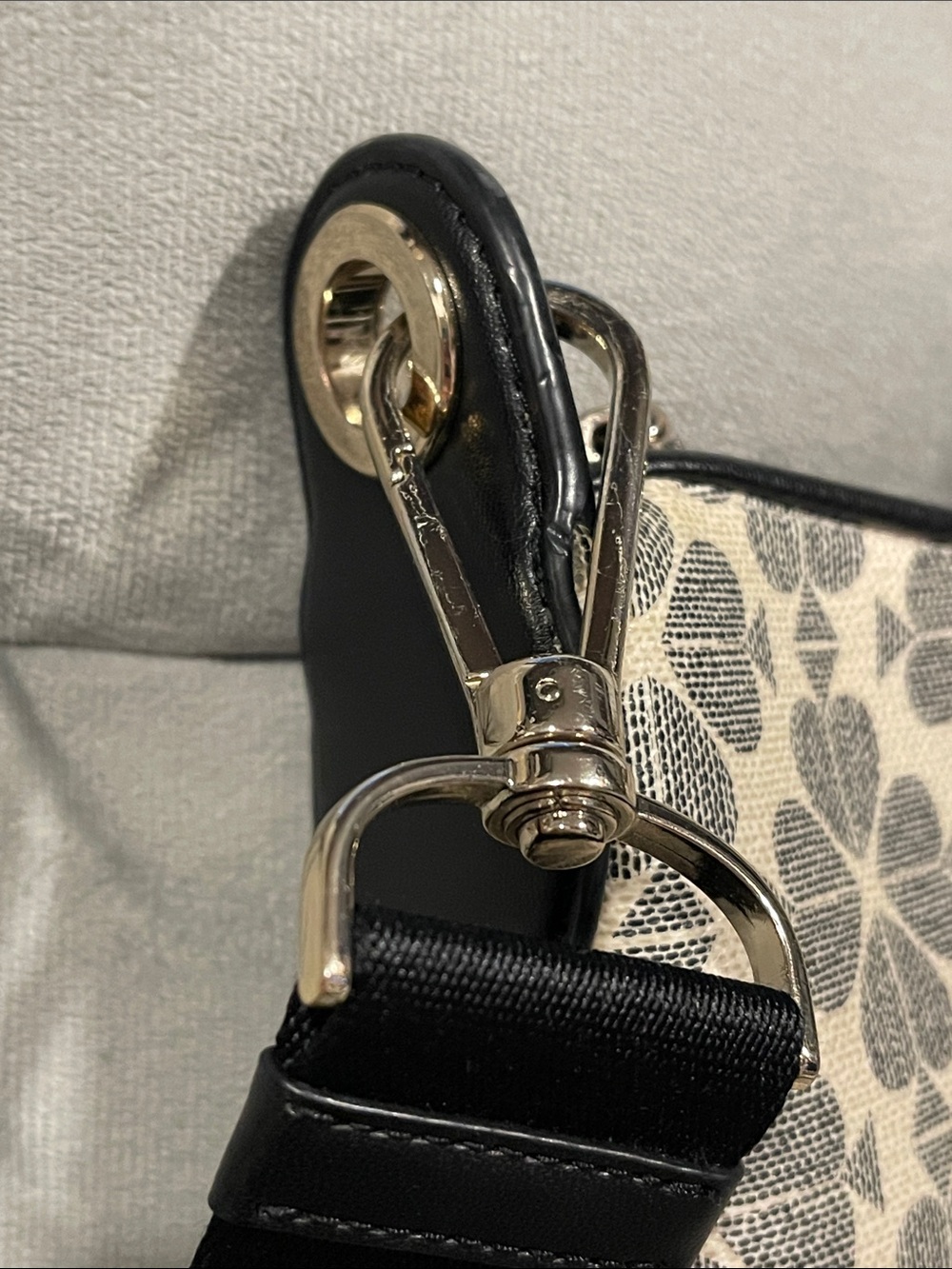 kate spade Cream and Black Spade Flower Shoulder Bag with Adjustable Black Strap - Picture 5 of 9